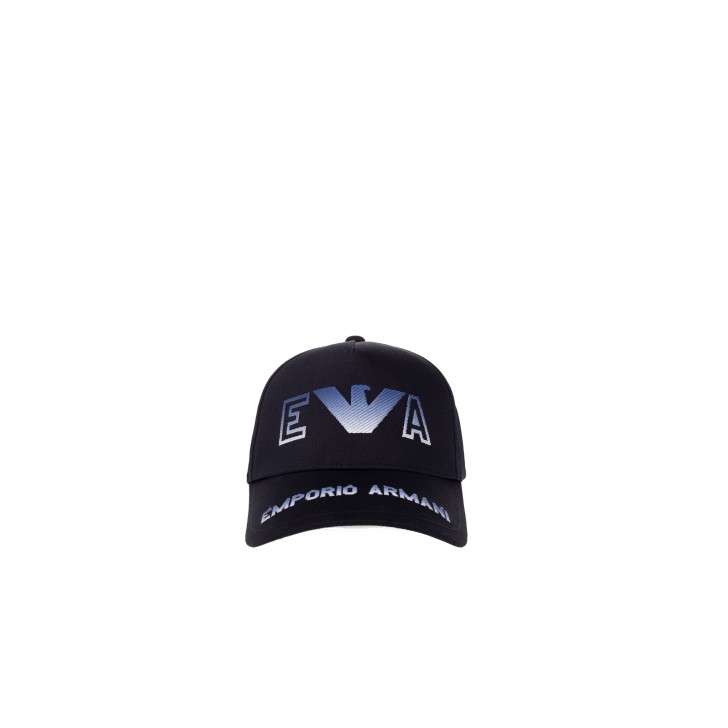 EMPORIO ARMANI CAPPELLO DA BASEBALL BLUE CON LOGO LETTERING RICAMATO SFUMATO SKY BLUE E WHITE 