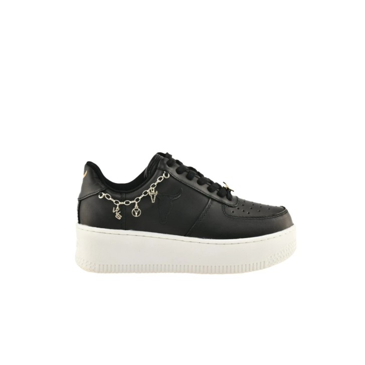 Windsor Smith Sneakers da donna in pelle nera con accessorio in metallo 