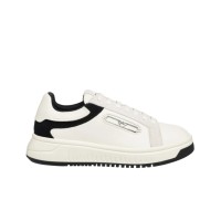 EMPORIO ARMANI SNEAKER IN LEATHER WHITE BLACK CON PLACCA AQUILA IN METALLO 