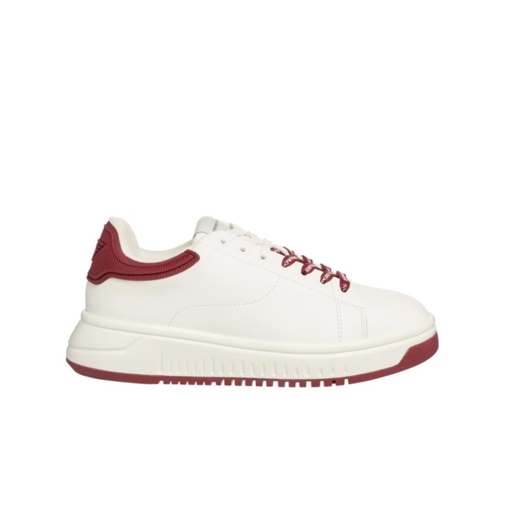 EMPORIO ARMANI SNEAKER IN LEATHER WHITE CON RETRO GOMMATO BORDEAUX CON LOGO AQUILA